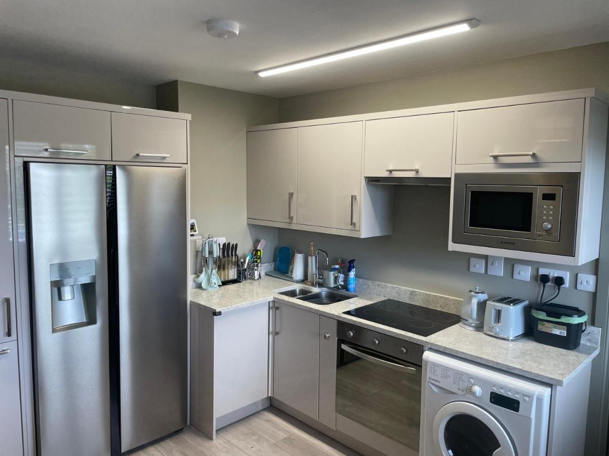 Small,Smart,Tidy 2 Bed Apartment غالواي المظهر الخارجي الصورة
