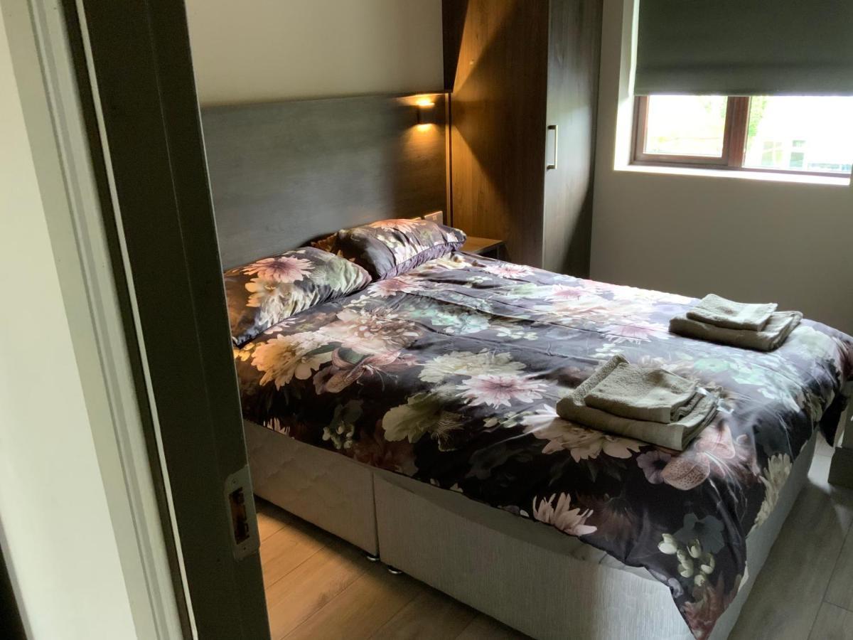 Small,Smart,Tidy 2 Bed Apartment غالواي المظهر الخارجي الصورة