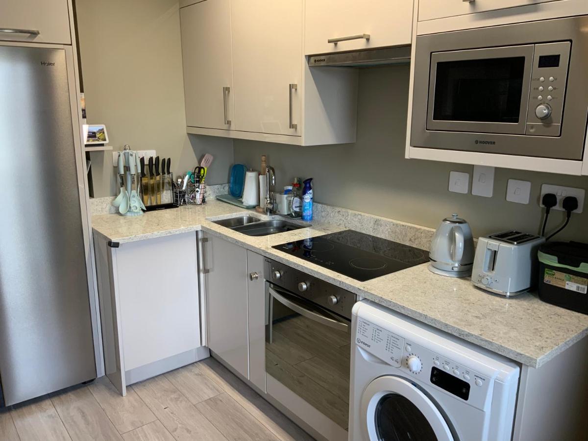 Small,Smart,Tidy 2 Bed Apartment غالواي المظهر الخارجي الصورة